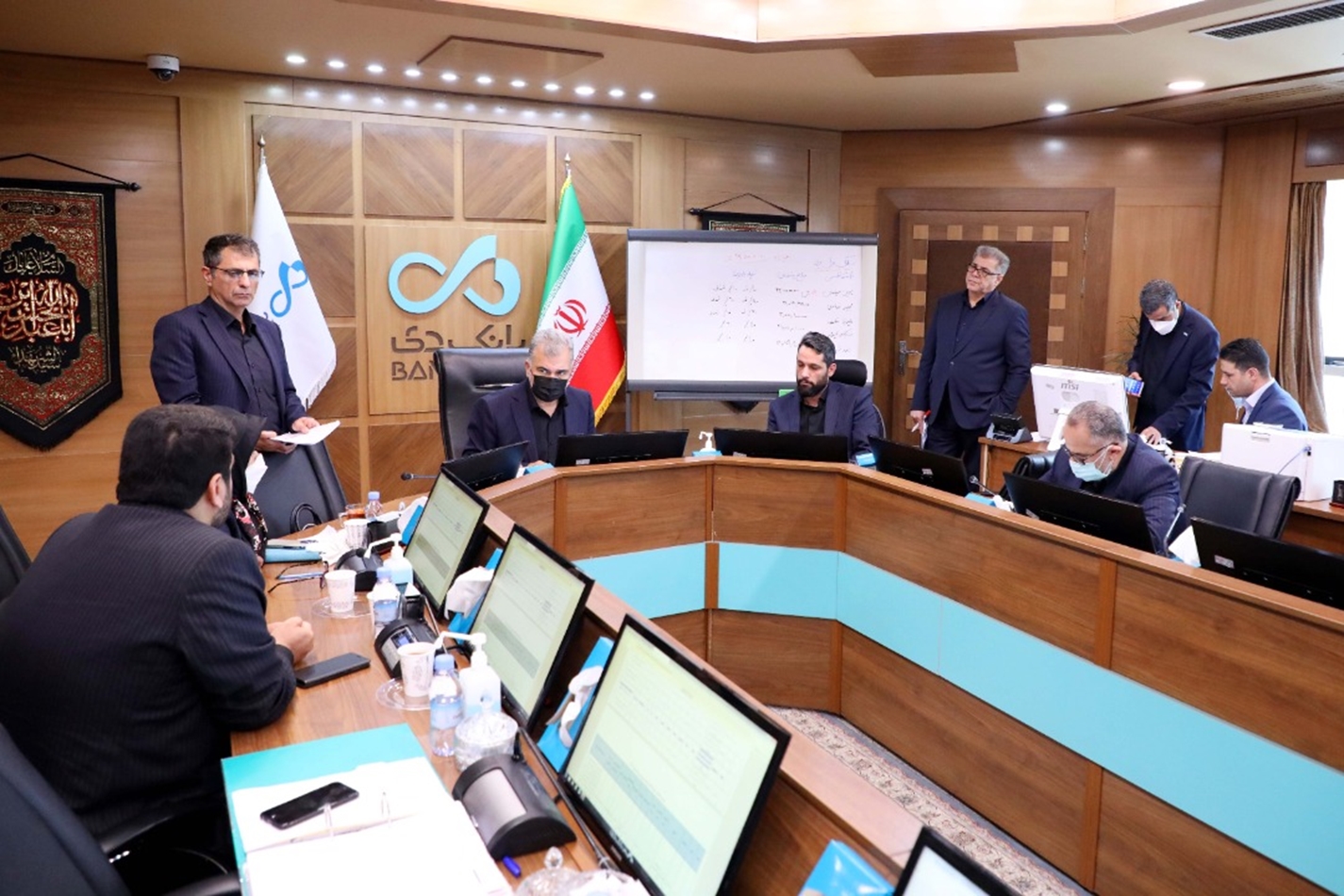 گشایش پاکت های نخستین مرحله مزایده املاک بانک دی