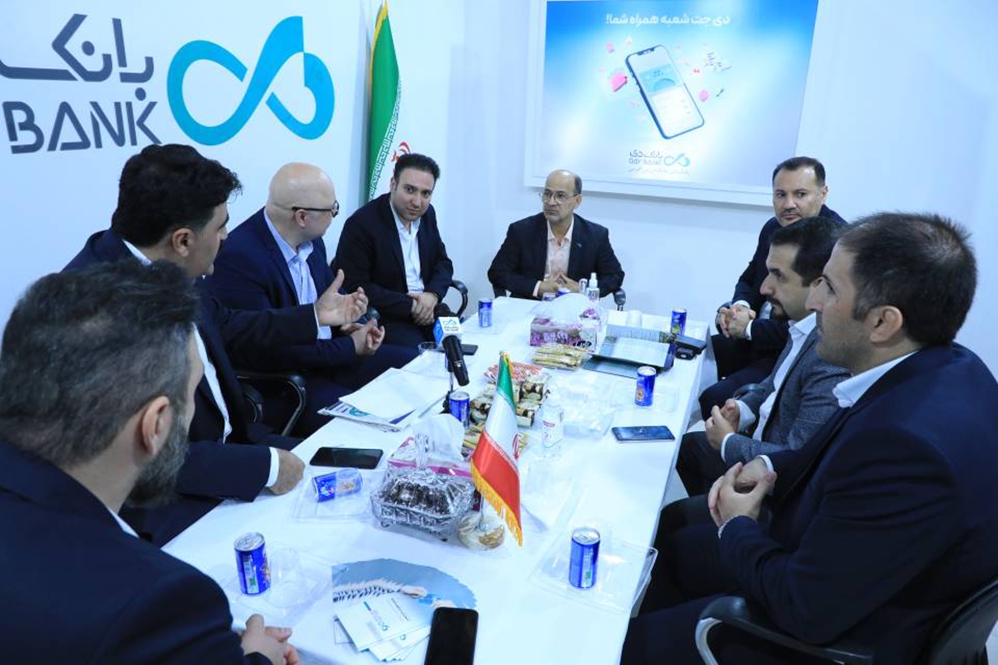 غرفه شلوغ بانک دی در نخستین روز نمایشگاه کیش اینوکس ۲۰۲۲