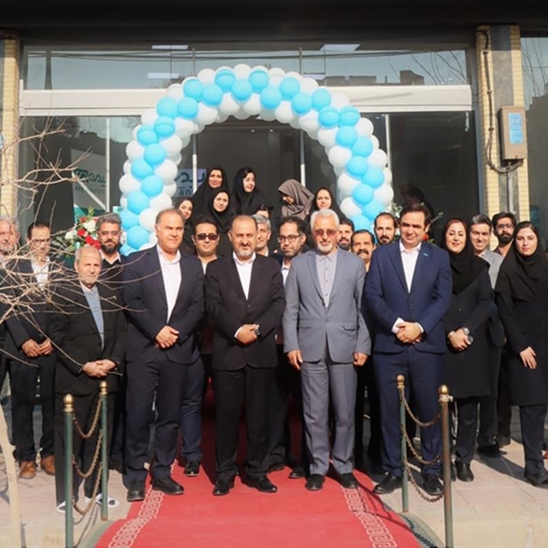 ساختمان جدید بیمه دی در یزد افتتاح شد ساختمان جدید بیمه دی در یزد افتتاح شد