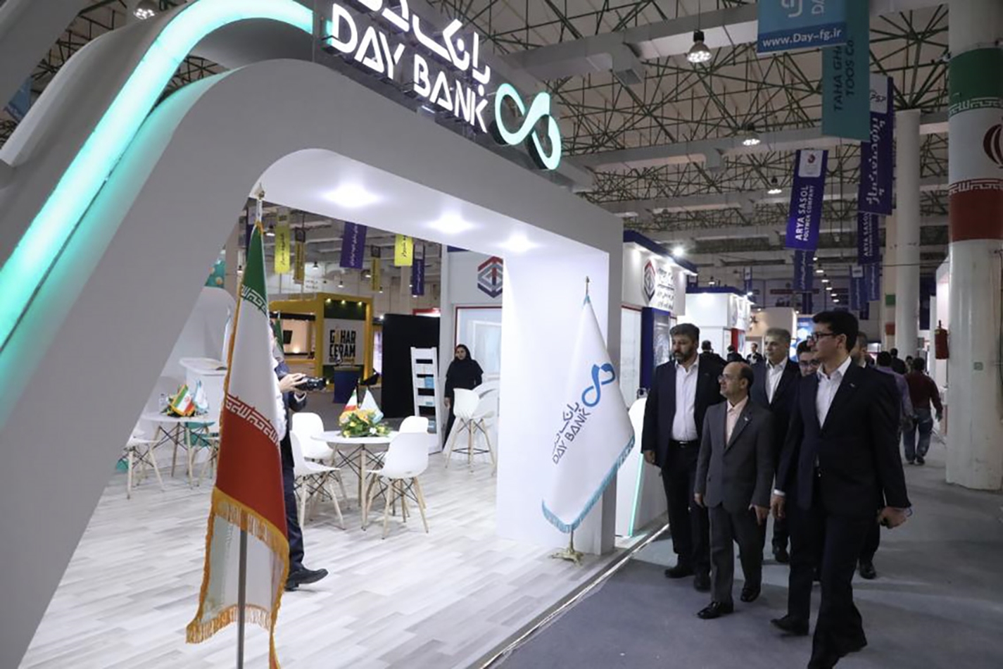 غرفه فعال بانک دی در نخستین روز از چهارمین نمایشگاه تخصصی صنعت پتروشیمی