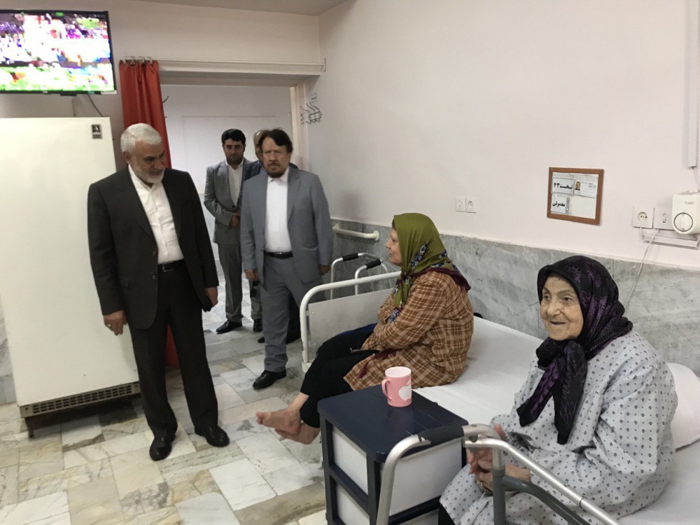 بازدید مدیر عامل موسسه اعتباری ملل از آسایشگاه خیریه کهریزک بازدید مدیر عامل موسسه اعتباری ملل از آسایشگاه خیریه کهریزک