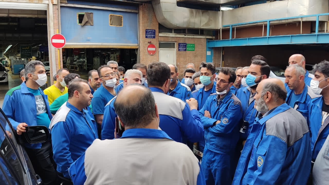 بازدید مدیر حوزه مدیر عامل و معاونت تولید ایران خودرو از خطوط تولید