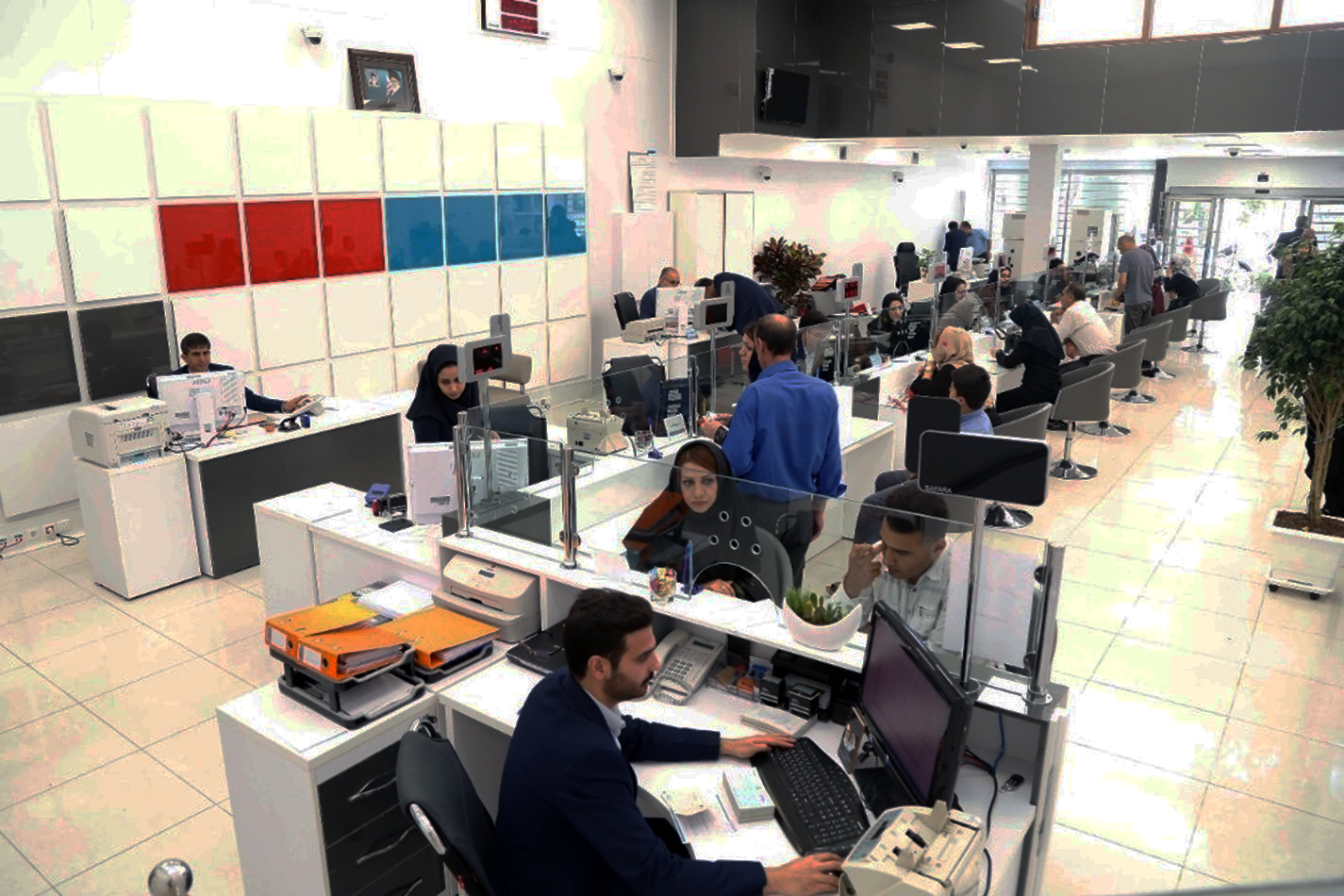 ساعت خدمت‌رسانی شعب بانک دی به مشتریان افزایش یافت