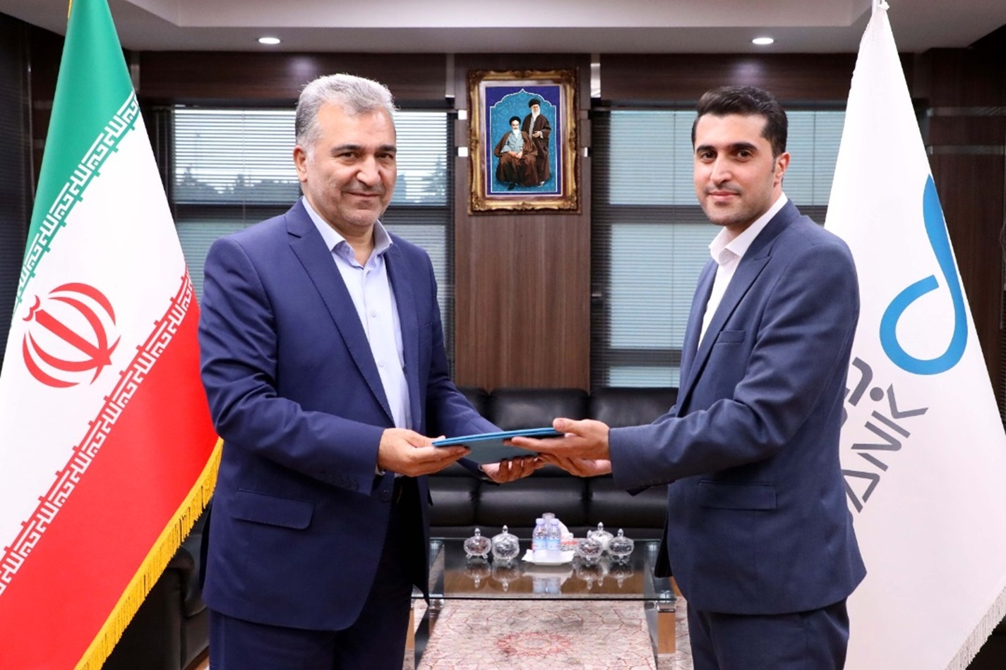 فرشید عبادی، رئیس اداره روابط عمومی بانک دی شد