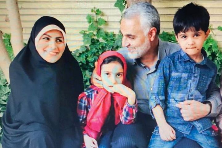 از BMW آلبالویی شهید سلیمانی تا حضور حاج قاسم پشت در اتاق عمل نوه یکی از شهدا