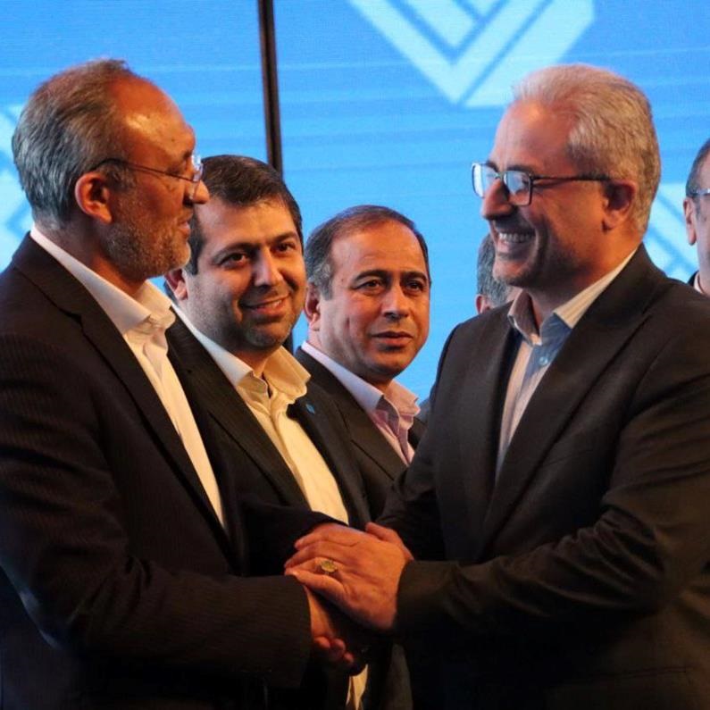 تقدیر از نخبگان بیمه دی در سی امین همایش ملی و یازدهمین همایش بین المللی بیمه و توسعه تقدیر از نخبگان بیمه دی در سی امین همایش ملی و یازدهمین همایش بین المللی بیمه و توسعه