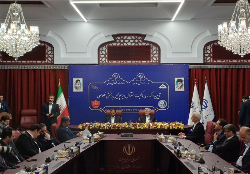 سرخ آبی‌ها رسماً واگذار شدند