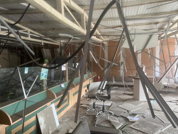 پیگیری وضعیت کارمندان شعبه اسکله شهید رجایی از سوی مدیر عامل بانک کشاورزی