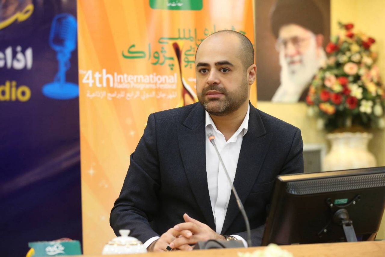 برگزاری تست صدا برای علاقه‌مندان به گویندگی در نمایشگاه کتاب